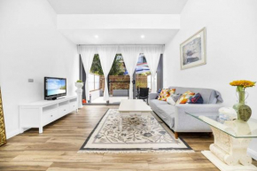 Zetland Gem 2Bed Apt with Pool & Gym Access, Sydney